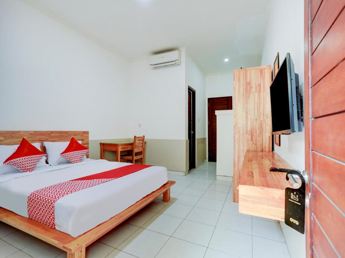 Oyo Flagship 90754 Alamanda Guesthouse Denpasar  Exterior photo